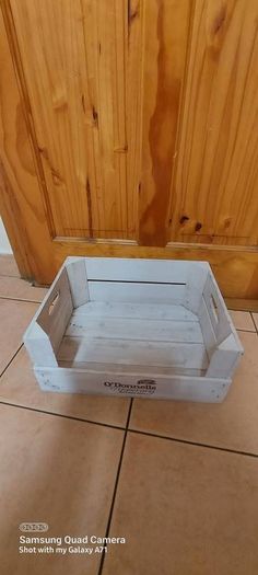 wooden display advertising crisps crate,good condition, buyer collects,or pays postage,