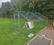 rabbit hutch & enclosure