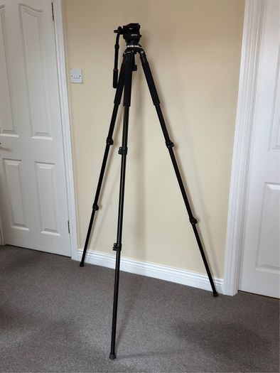 Kenro Professional Tripod (VT102)