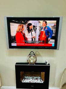 Sony Bravia 40 Inches Tv With Built in Speakers and Woofer