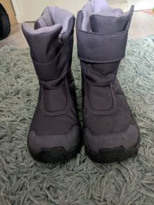 Skiing clothes and winter boots bundle 9-10 yr girl