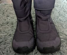 Skiing clothes and winter boots bundle 9-10 yr girl