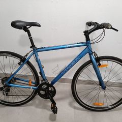 Trek Hybrid bike size M in excellent nearly new condition .