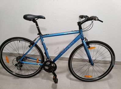 Trek Hybrid bike size M in excellent nearly new condition .