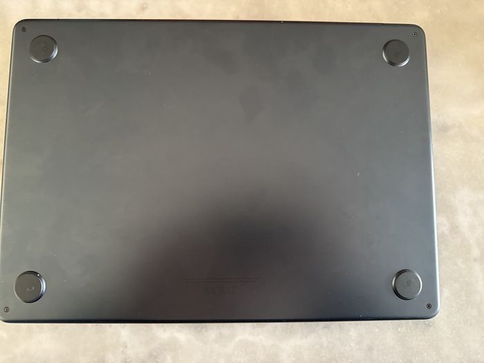 MacBook Air M2 13-inch (2022) for sale.