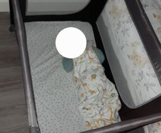 Travel cot in good condition