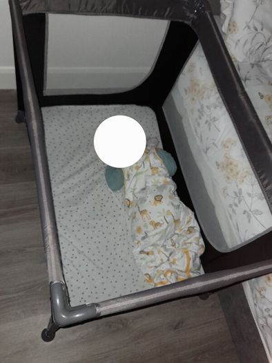 Travel cot in good condition