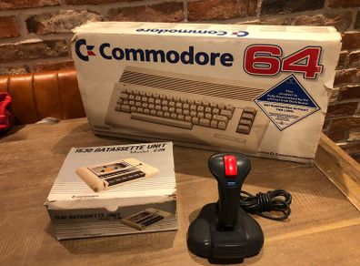 Retro Heaven: BOXED Commodore 64, BOXED Datasette, Quickshot Joystick + a few games