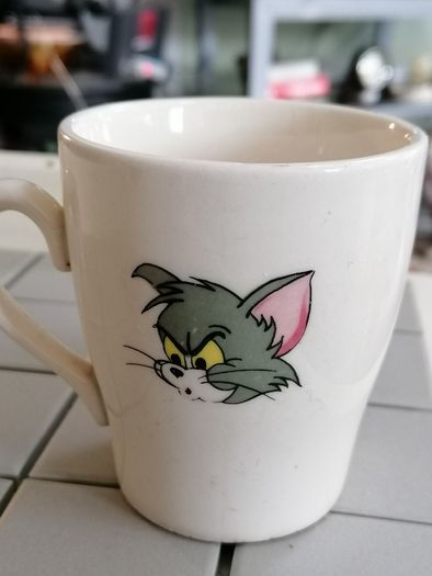 2 Vintage Tom and Jerry cups