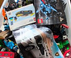 Box of random lego About 6 KG,