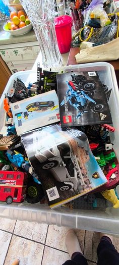 Box of random lego About 6 KG,