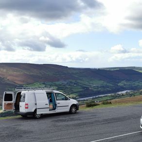 Cosy Volkswagen Caddy Maxi Camper