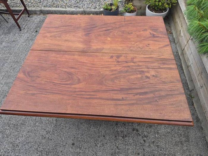 19Th Century Georgian Mahogany Dining Table