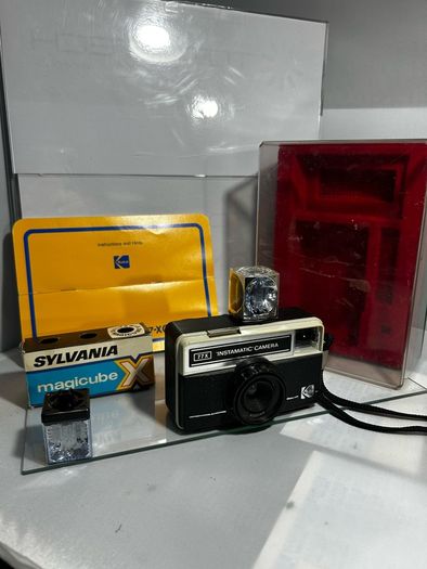 Vintage 1977 Boxed Kodak Instamatic 77 x Camera