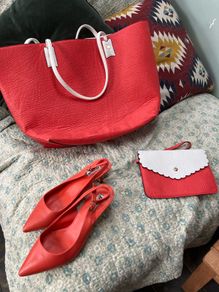 Dune bag and heel shoes