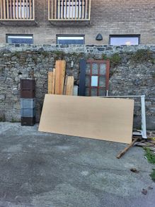 Free Doors amd wood.Need gone by next week