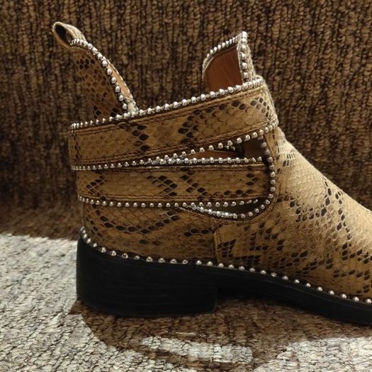 Snake print Ankle Boots, size 38