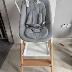 Twinly high chair from newborn state to toddler
