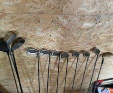 Mainly Mac Gregor golf set w Dunlop putter & 2 drivers