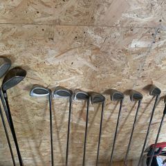 Mainly Mac Gregor golf set w Dunlop putter & 3 drivers