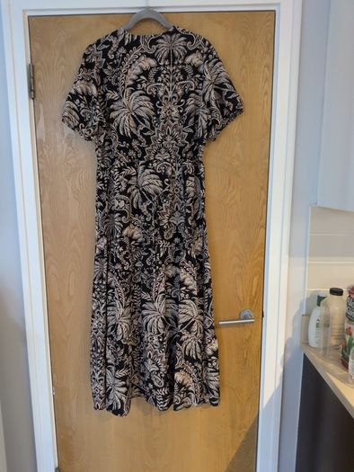 Dunnes Stores Printed Dress.  S.16.  B.N.W.T.