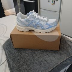 Asics Gel Trainers Brand New Size 6