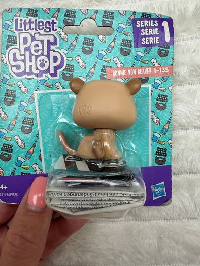Littlest Pet Shop Bonnie Von Beaver 1-135 LPS Please see pictures