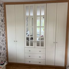 Built in wardrobe