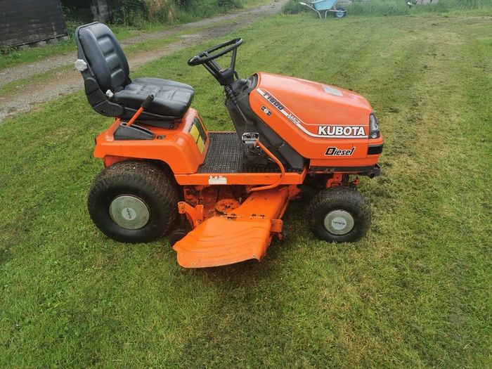 kubuta T1600 diesel ride on lawnmower