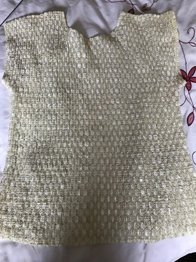 Gold col Size M dressy top