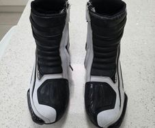 Forma axel boots size 9