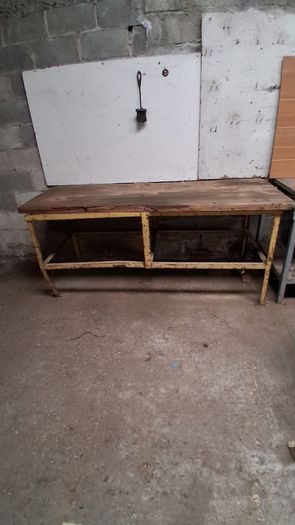 Metal workbench