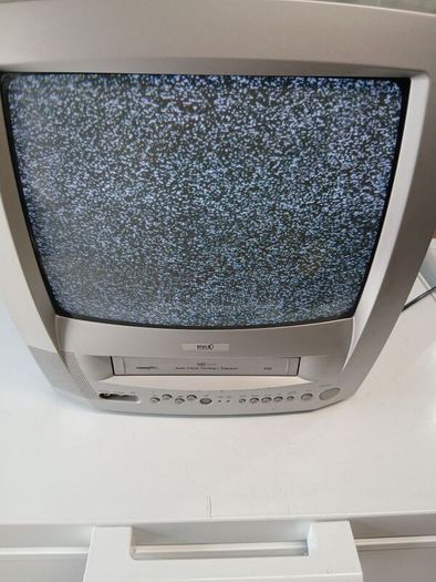 Black diamond crt/vhs combo