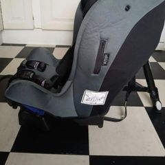 Rear facing car seat