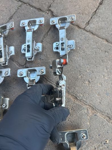 cabinet hinges