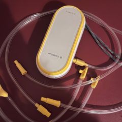 Selling Medela Freestyle Hands Free Double Breast Pump
