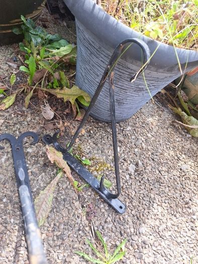 hanging basket bracket
