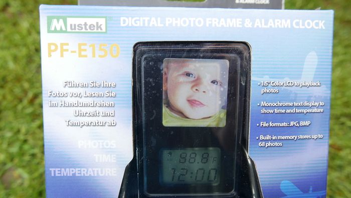 Mustek Digital Clock Pictures Travelphoto Frame Holds 70 Pictures Model PF-E150