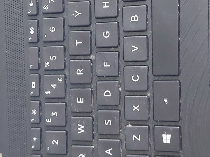 HP Laptop, TPN-W125, Intel Core i3-7100U CPU, 2.4GHz, 8GB Ram, 118GB SSD, Windows 10, Microsoft Edge, Chrome and VLC