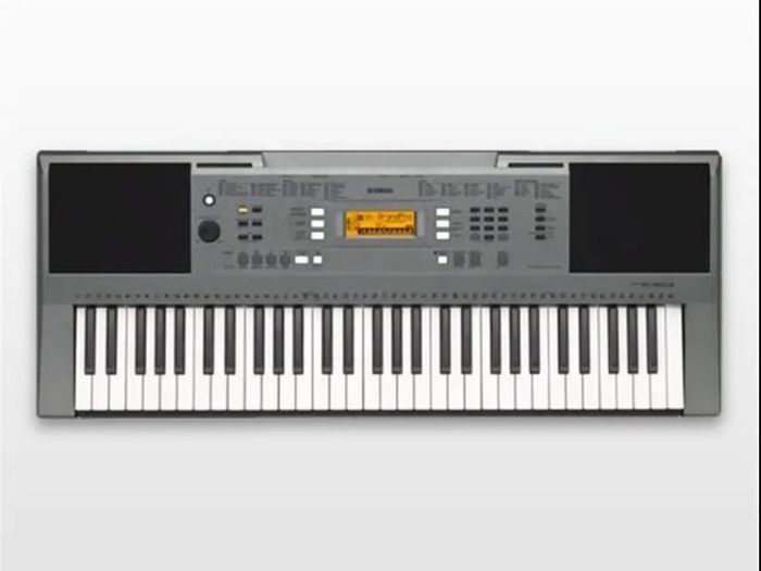Yamaha Psr E353 digital keyboard with stand
