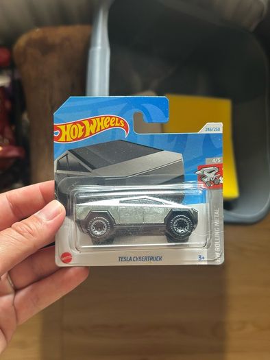 Tesla Cybertruck Hot Wheel