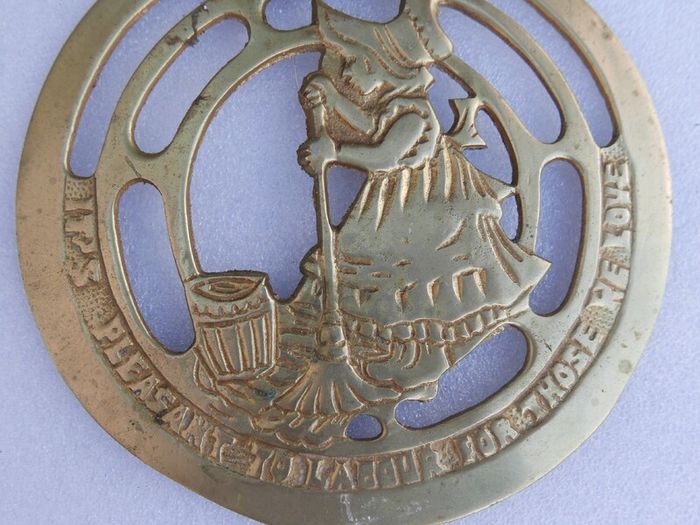 Vintage brass wall plaque - Its pleasant to labour for those we love