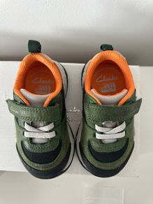 Green dinosaur infant shoes 4.5UK