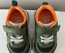 Green dinosaur infant shoes 4.5UK
