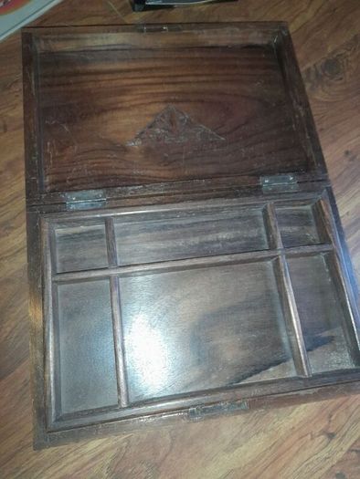 Vintage Hand-Carved Jewellery/Trinket Box