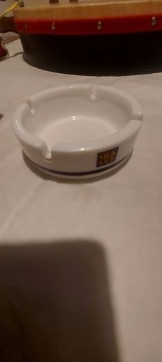 Silk cut purple ashtray, good condition,,price includes post to anywhere in Ireland thank you, see pictures for condition, collectors item, with smoking bans, etc ,price includes post to anywhere in Ireland thank you