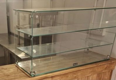 Linkat glass cake display