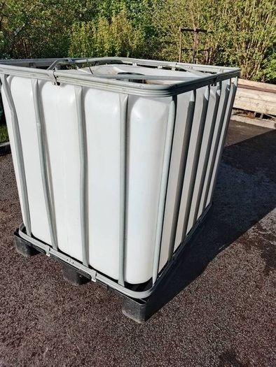 1000L IBC tank.