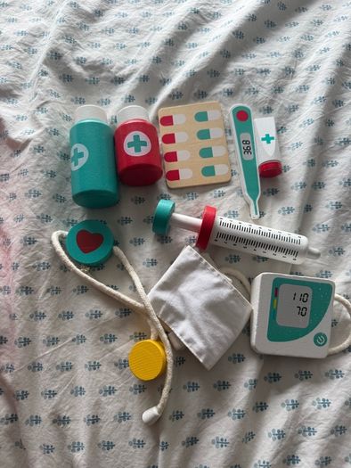 Wooden doctor set