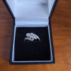 9ct Gold Ring with Gemstone Twist Setting